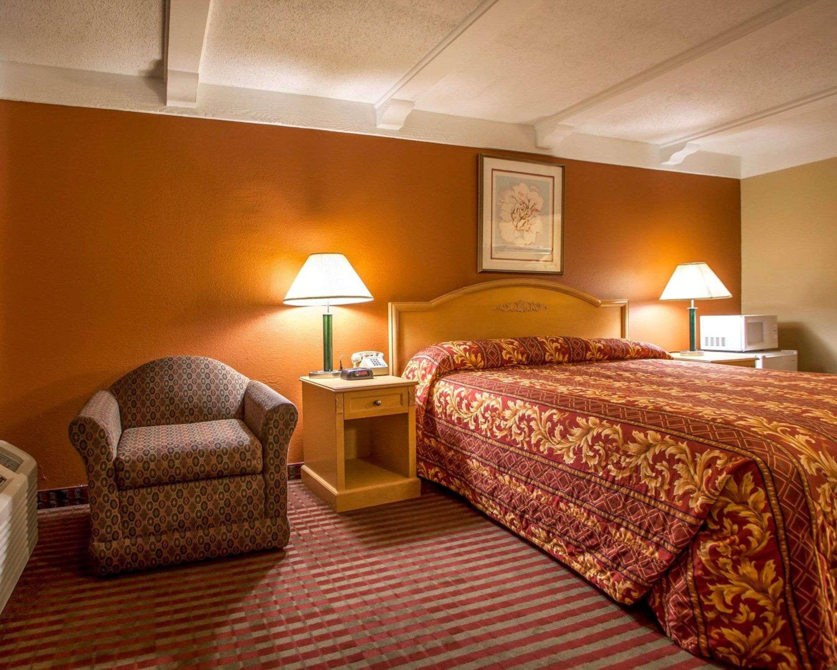 Relax Inn Saint Charles Екстер'єр фото