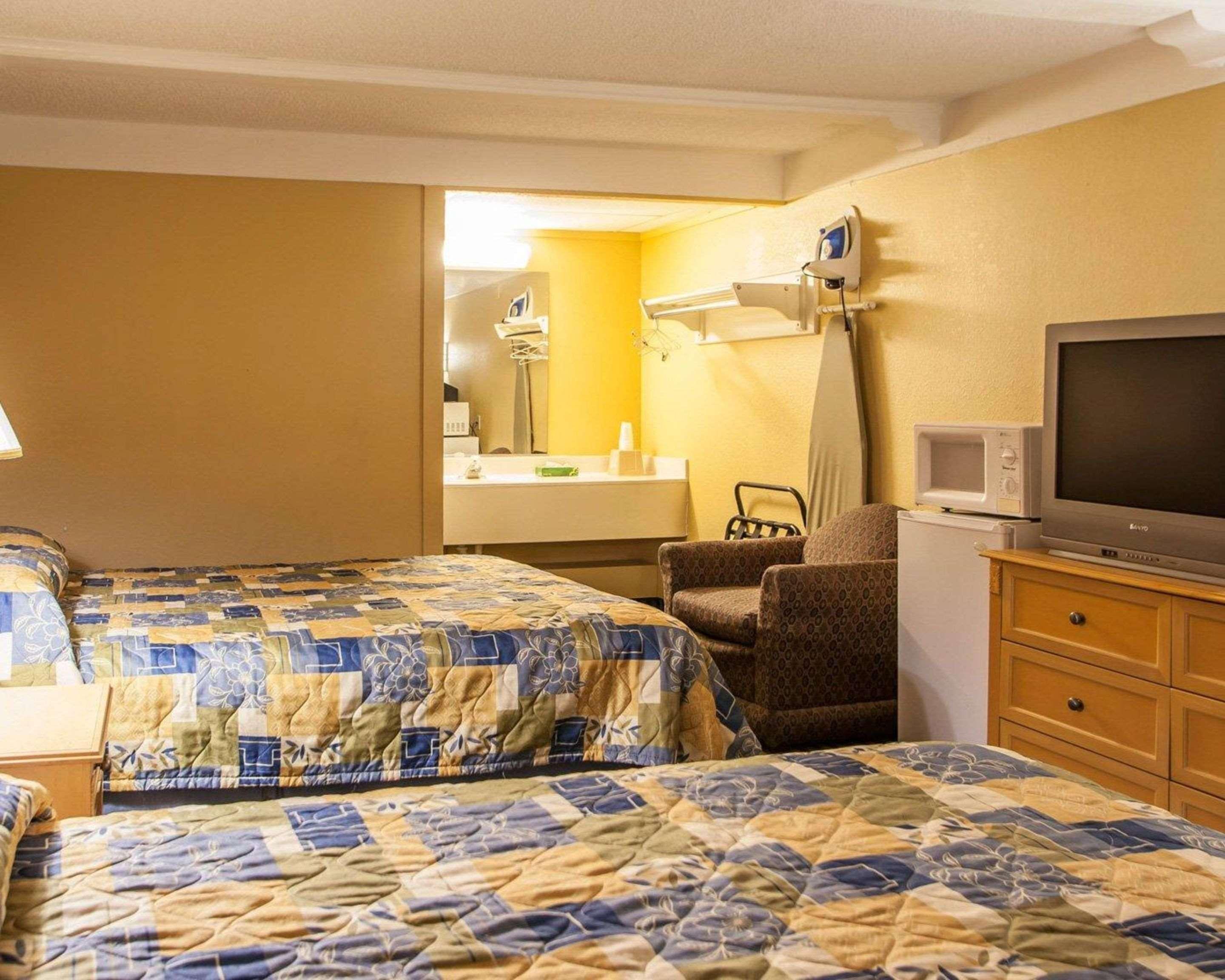 Relax Inn Saint Charles Екстер'єр фото